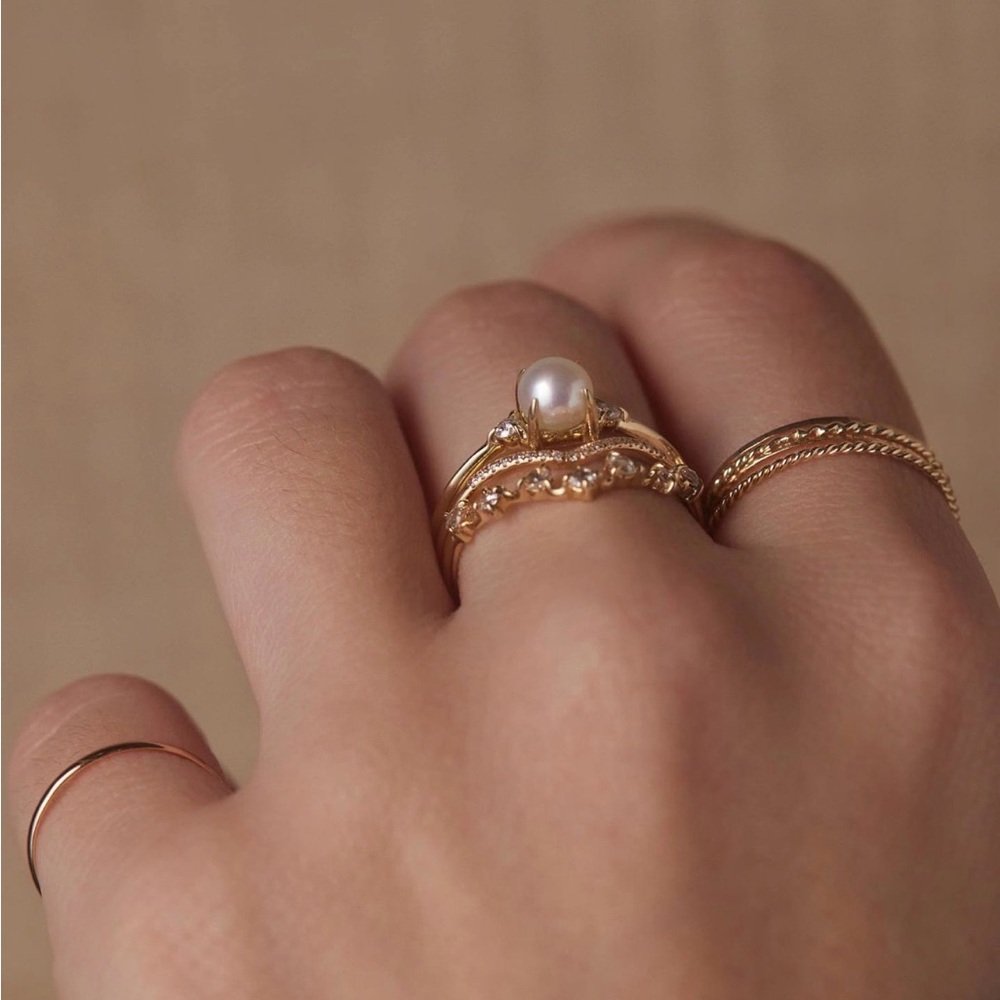Catbird 14K Gold Ring Soap Bubble Pearl Diamond Ring - Picture 10 of 10